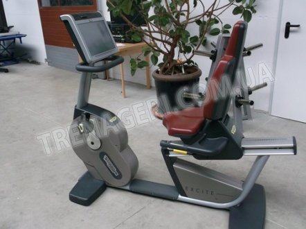 �������������� ������������ Technogym-700-excite-TV-Ipod